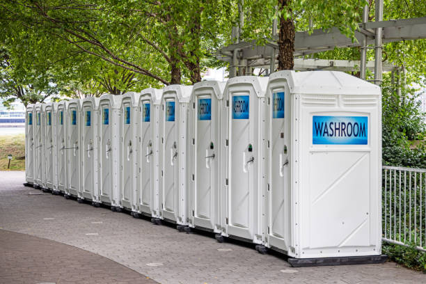 Best Luxury portable toilet rental  in East Moline, IL
